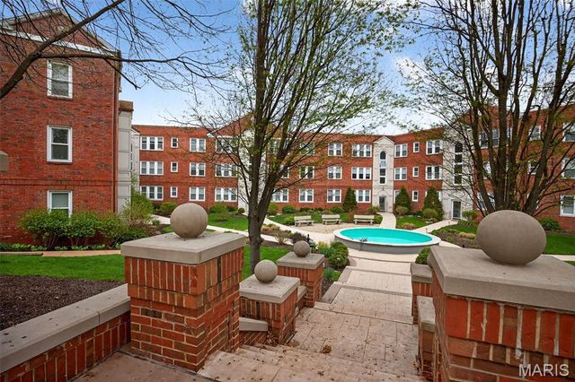7745 Kingsbury Boulevard 22, St Louis, MO 63105