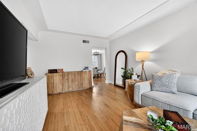 7745 Kingsbury Boulevard 22, St Louis, MO 63105