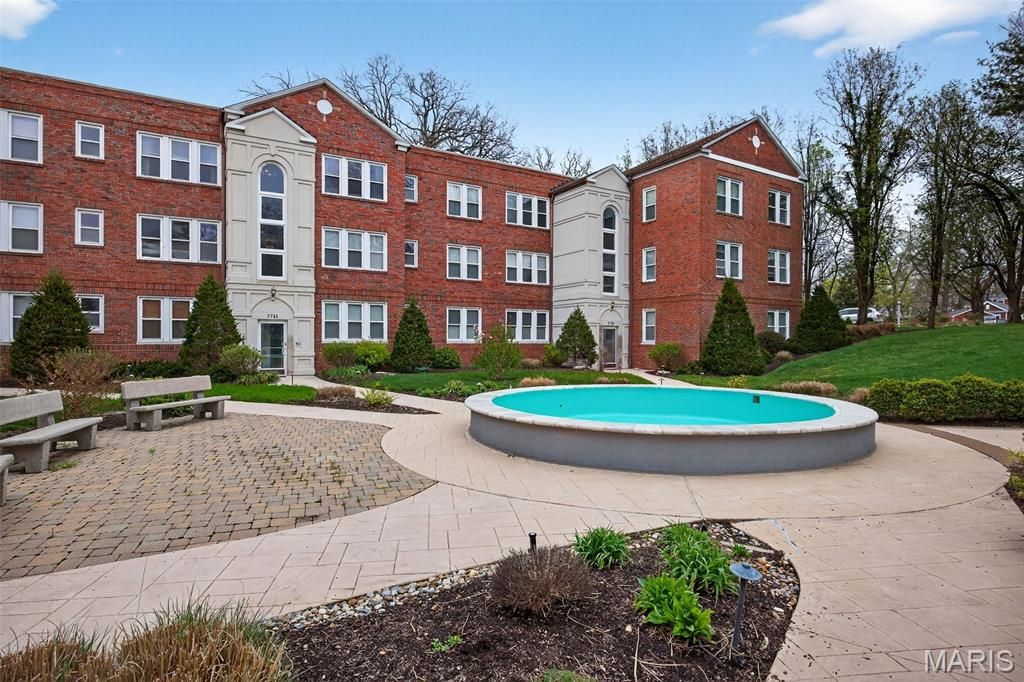 7745 Kingsbury Boulevard 22, St Louis, MO 63105