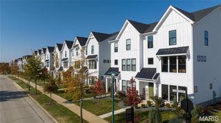 16543 Yellowwood Drive 66-302, Chesterfield, MO 63017