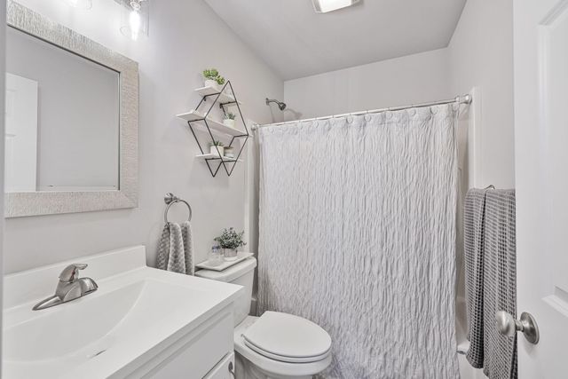 1201 Tower Lane, Chesterton, IN 46304