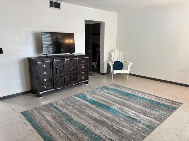 2020 WORLD PARKWAY BOULEVARD 10, Clearwater, FL 33763
