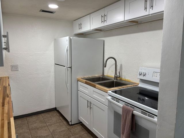 2020 WORLD PARKWAY BOULEVARD 10, Clearwater, FL 33763