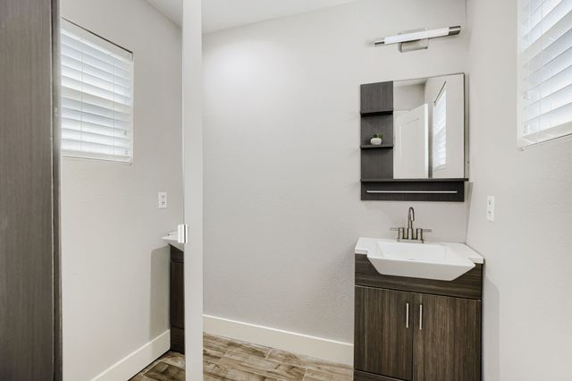 514 S Westmoreland Road, Dallas, TX 75211
