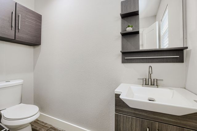 514 S Westmoreland Road, Dallas, TX 75211
