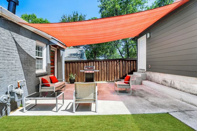 514 S Westmoreland Road, Dallas, TX 75211