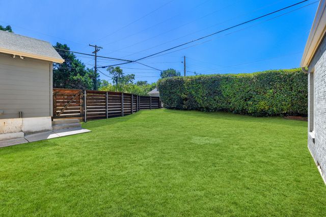 514 S Westmoreland Road, Dallas, TX 75211