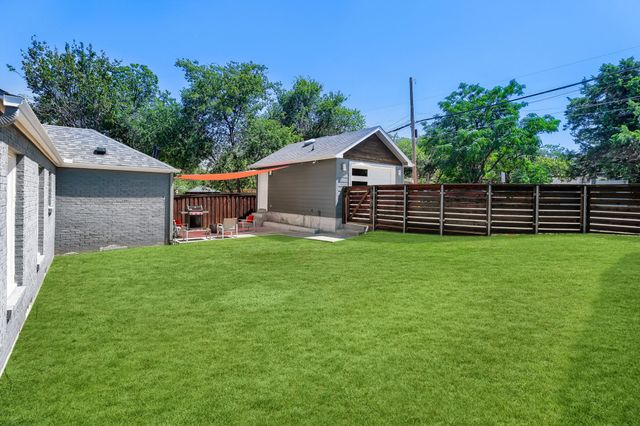 514 S Westmoreland Road, Dallas, TX 75211