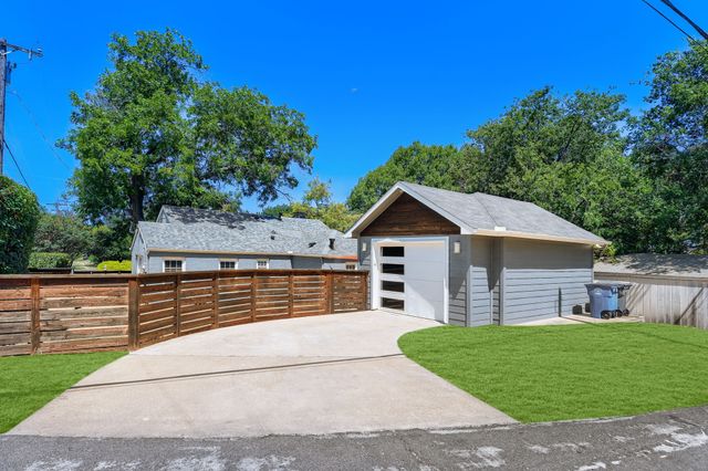 514 S Westmoreland Road, Dallas, TX 75211