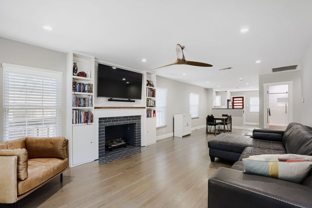 514 S Westmoreland Road, Dallas, TX 75211