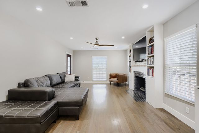 514 S Westmoreland Road, Dallas, TX 75211