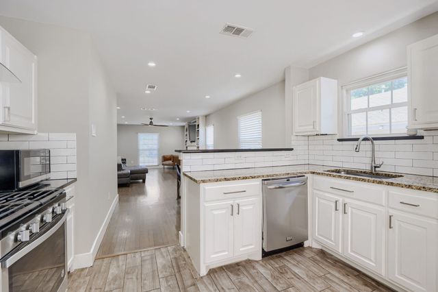 514 S Westmoreland Road, Dallas, TX 75211