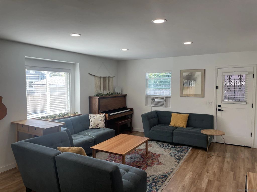 364 J St., Chula Vista, CA 91910