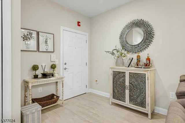 24 Elm St 2B, Montclair Twp., NJ 07042