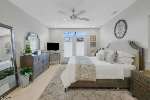 24 Elm St 2B, Montclair Twp., NJ 07042