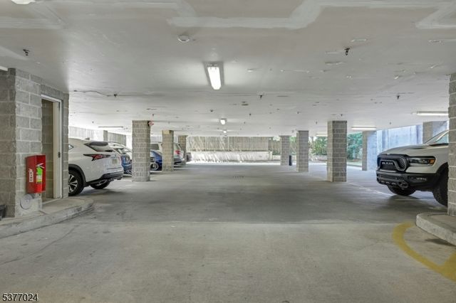 24 Elm St 2B, Montclair Twp., NJ 07042