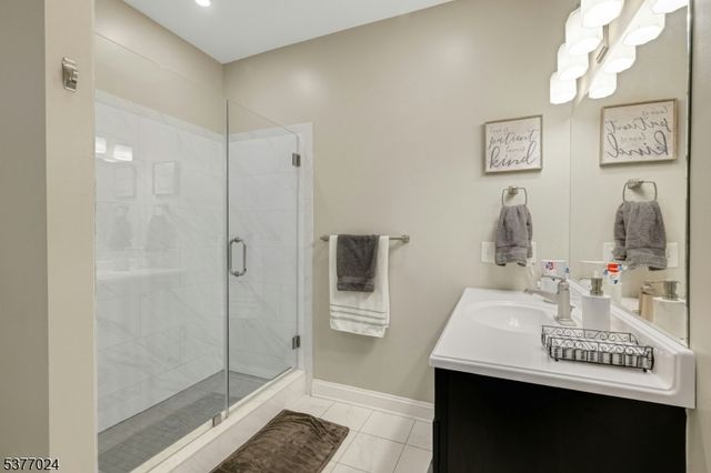 24 Elm St 2B, Montclair Twp., NJ 07042