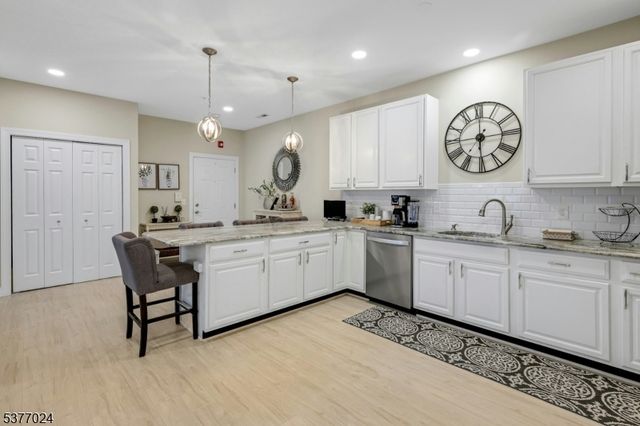 24 Elm St 2B, Montclair Twp., NJ 07042