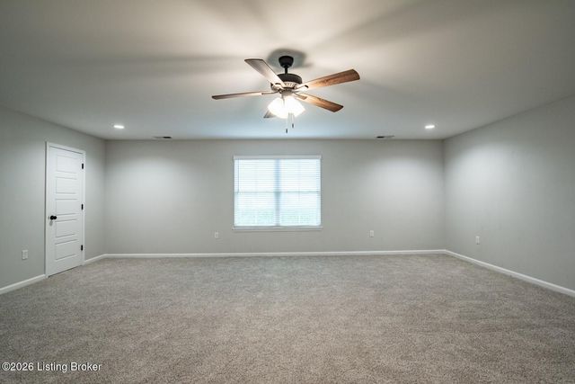 1576 Stringer Ln, Mt Washington, KY 40047