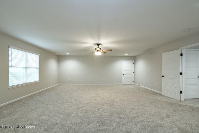 1576 Stringer Ln, Mt Washington, KY 40047