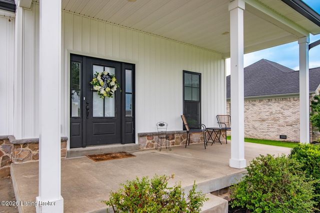 1576 Stringer Ln, Mt Washington, KY 40047