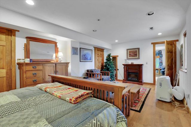 17820 N Forest Ln, Newman Lake, WA 99025