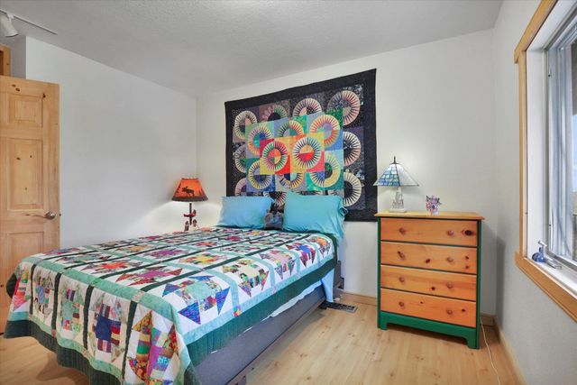 17820 N Forest Ln, Newman Lake, WA 99025