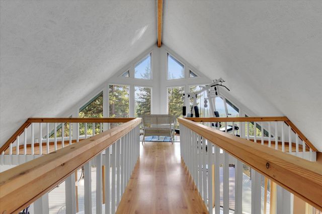 17820 N Forest Ln, Newman Lake, WA 99025