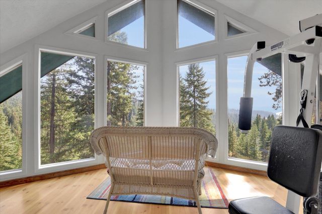 17820 N Forest Ln, Newman Lake, WA 99025