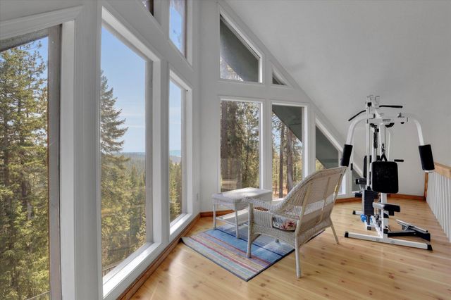 17820 N Forest Ln, Newman Lake, WA 99025