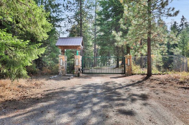 17820 N Forest Ln, Newman Lake, WA 99025