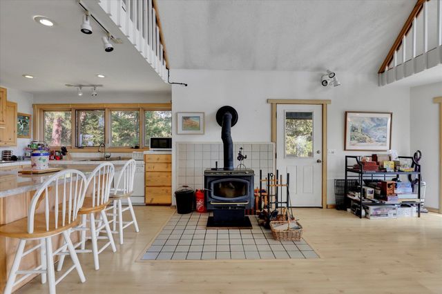 17820 N Forest Ln, Newman Lake, WA 99025