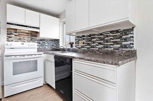 146 Bishop Dr. 146, Framingham, MA 01702