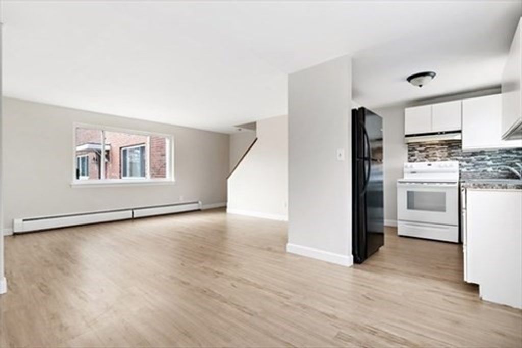 146 Bishop Dr. 146, Framingham, MA 01702