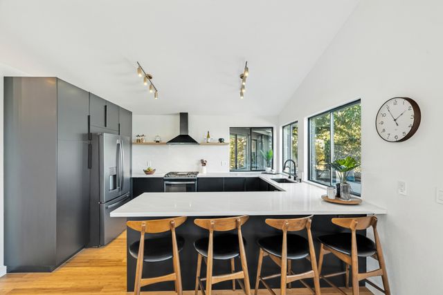 3357 Oakwood Place, Redding, CA 96001