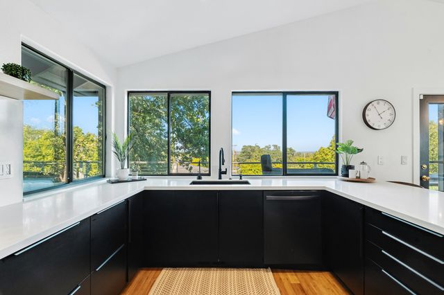 3357 Oakwood Place, Redding, CA 96001