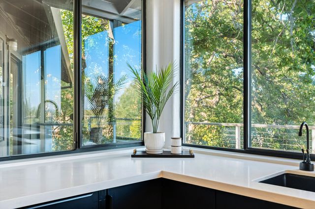 3357 Oakwood Place, Redding, CA 96001