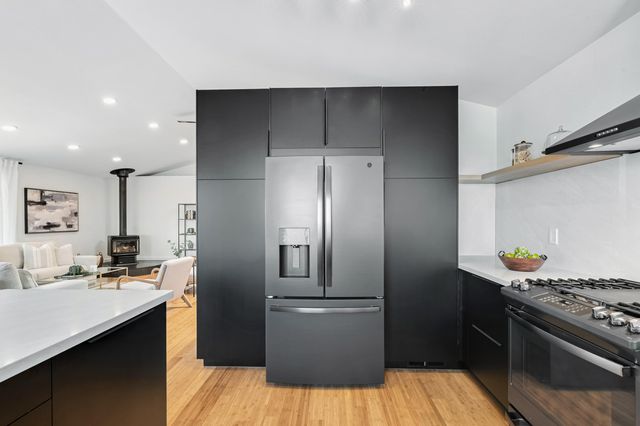 3357 Oakwood Place, Redding, CA 96001