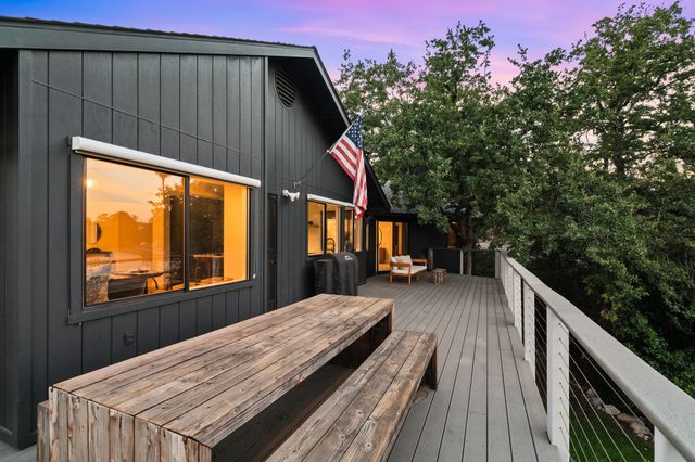 3357 Oakwood Place, Redding, CA 96001