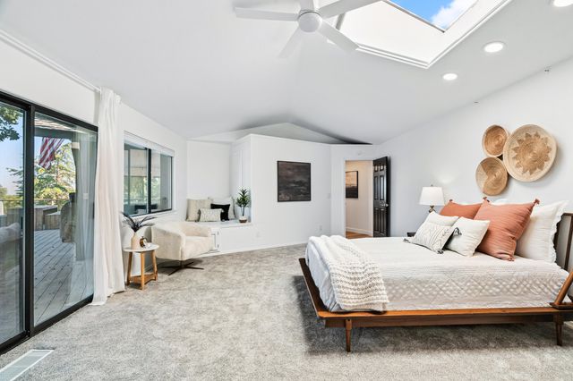 3357 Oakwood Place, Redding, CA 96001