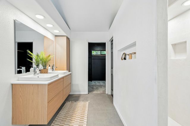 3357 Oakwood Place, Redding, CA 96001