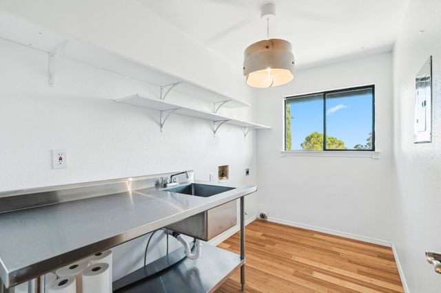 3357 Oakwood Place, Redding, CA 96001