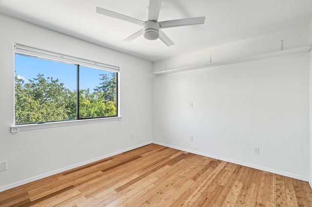 3357 Oakwood Place, Redding, CA 96001