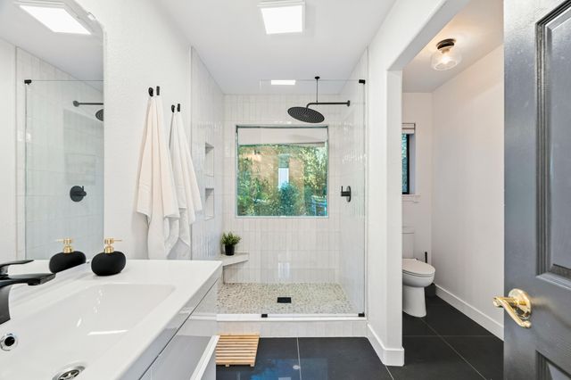 3357 Oakwood Place, Redding, CA 96001