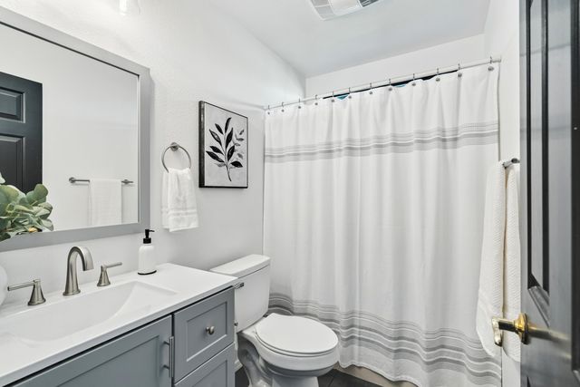 3357 Oakwood Place, Redding, CA 96001