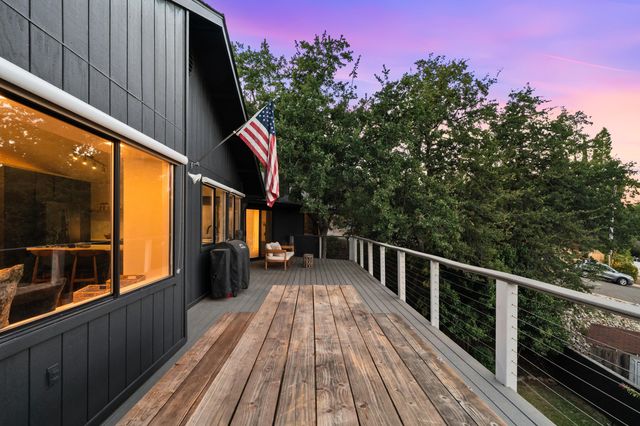 3357 Oakwood Place, Redding, CA 96001