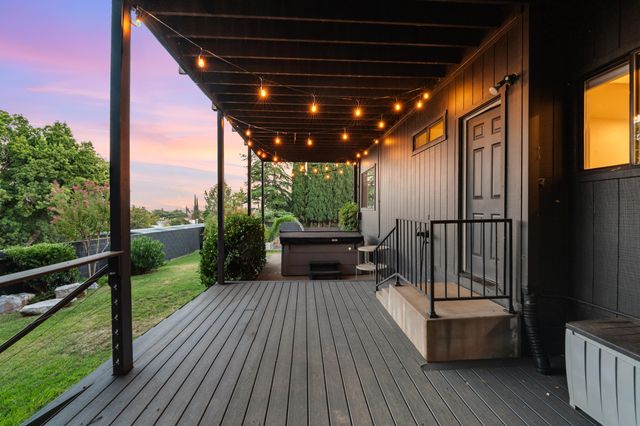 3357 Oakwood Place, Redding, CA 96001