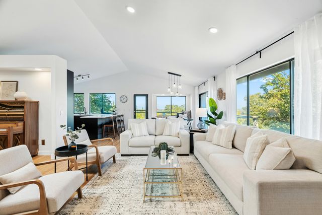 3357 Oakwood Place, Redding, CA 96001