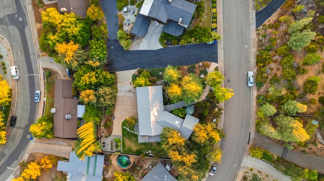 3357 Oakwood Place, Redding, CA 96001