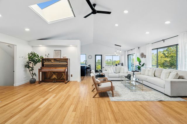 3357 Oakwood Place, Redding, CA 96001